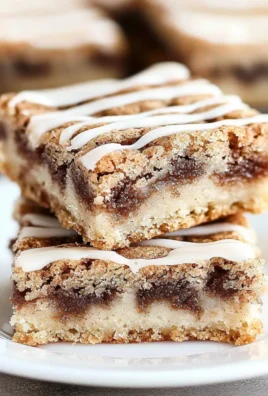 Christmas Cinnamon Roll Blondies