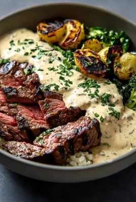 Grilled Steak Bowl With Creamy Sauce